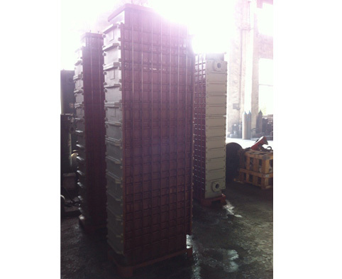 俄羅斯客戶三台矩形塊換熱器準備發貨